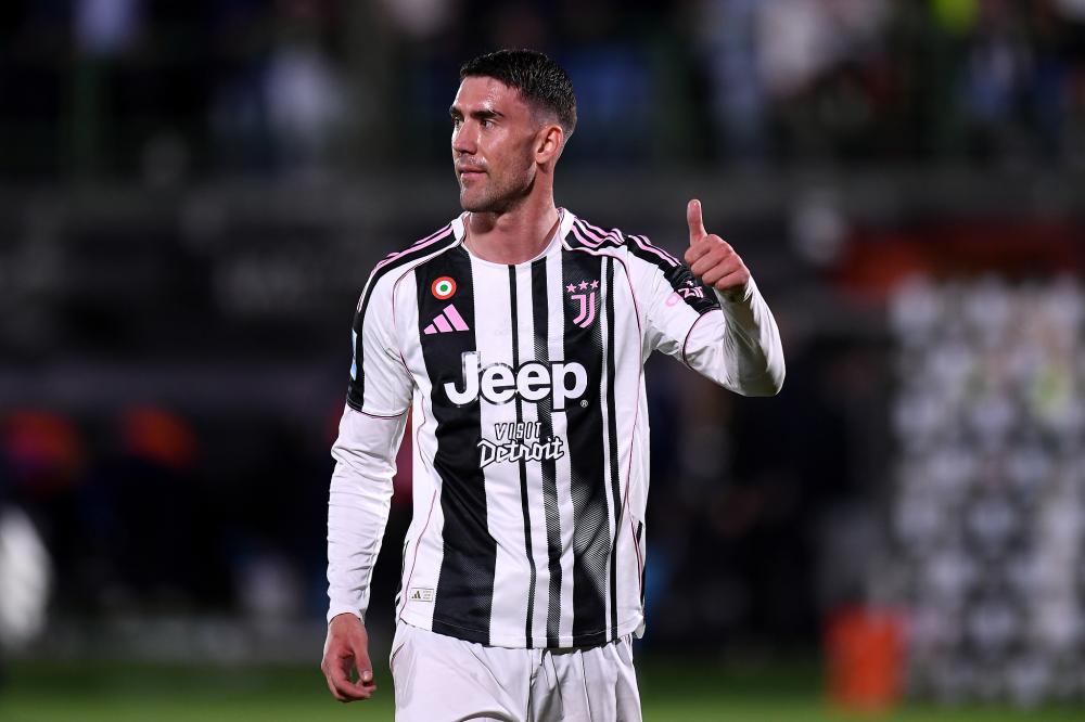 湖人新赛季连胜三场，团队配合显著提升