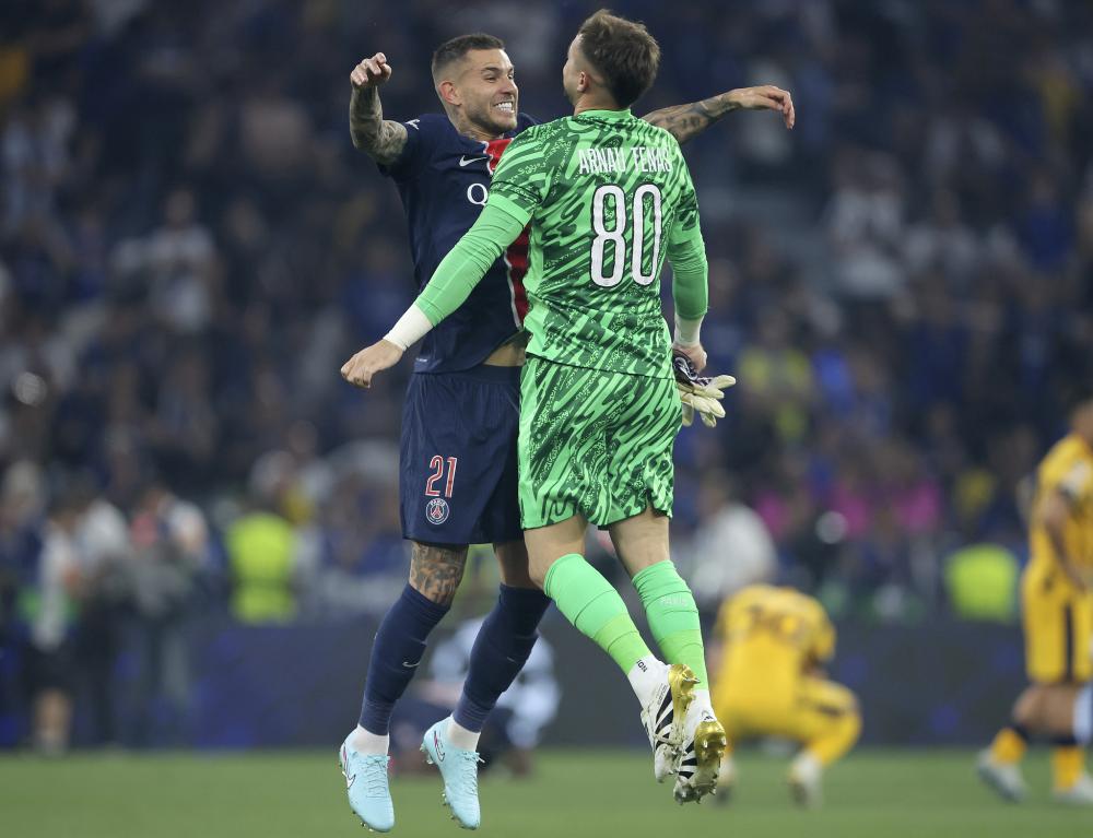 因右踝发炎，朗尼克取消了担任阿森纳vs拜仁解说嘉宾的计划