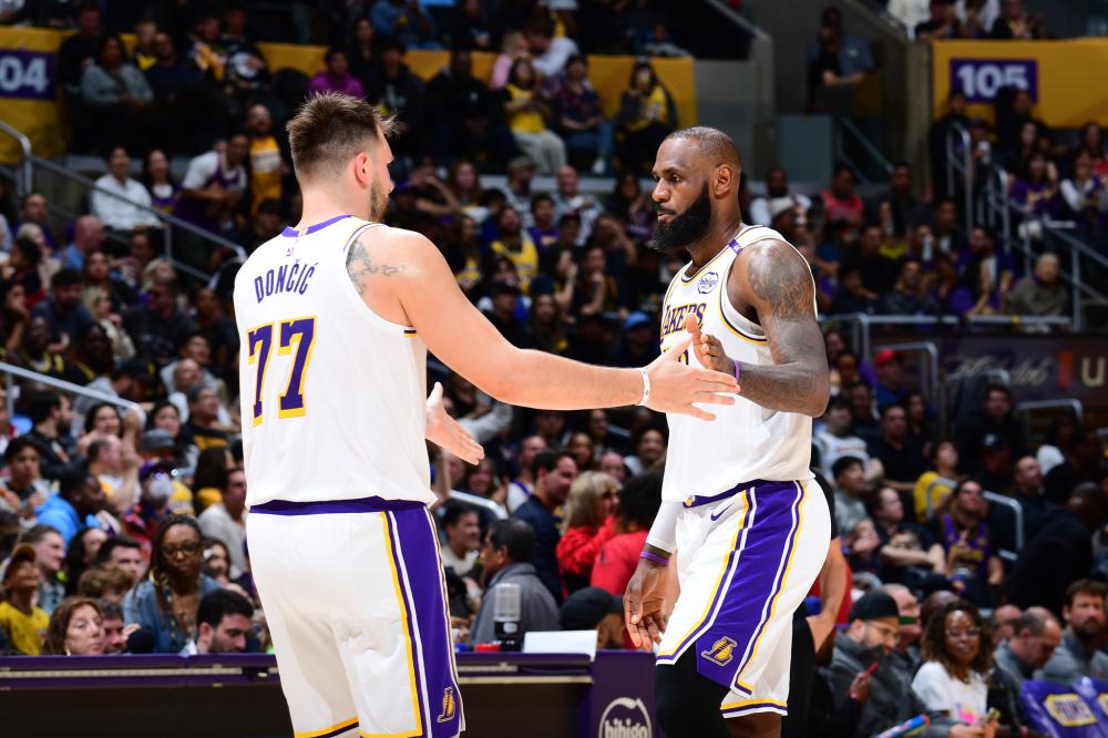 混团世界杯！爆大冷，国乒首败，世界冠军被翻盘，王曼昱疯狂逆转