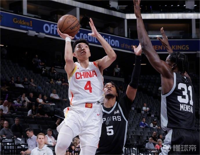 阿布扎比F1一练综述：诺里斯夺冠，维斯塔潘紧随其后，勒克莱尔居第三